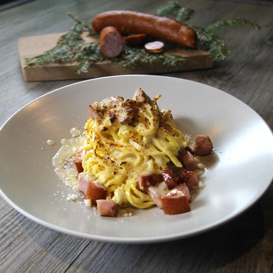  Pâtes fraîches au parmesan brûlé et à la saucisse de Montbéliard-image